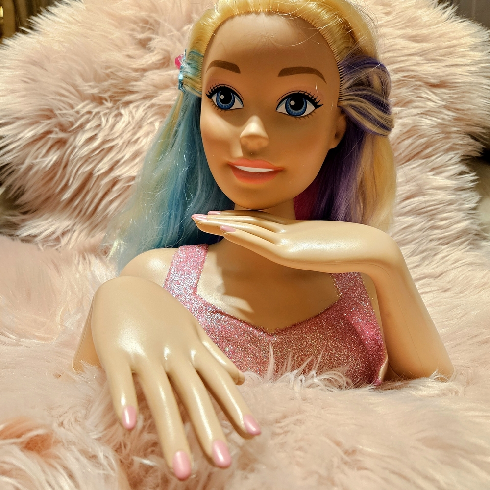 RARE Just Play Blonde Styling Head With Hands